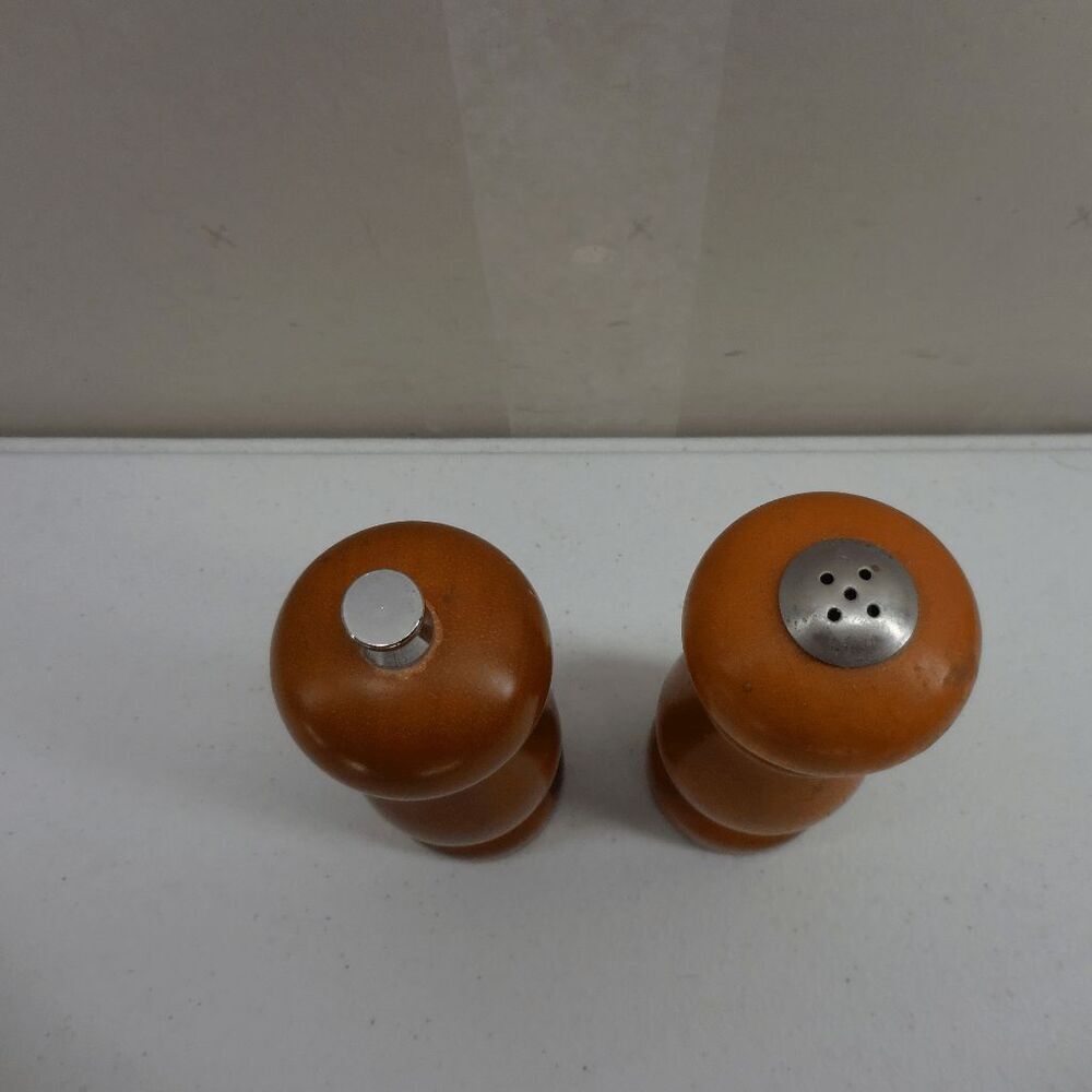Vintage Mr. Dudley Wooden Salt Shaker And Pepper Grinder 7” Set MCM‎ - Picture 3 of 5